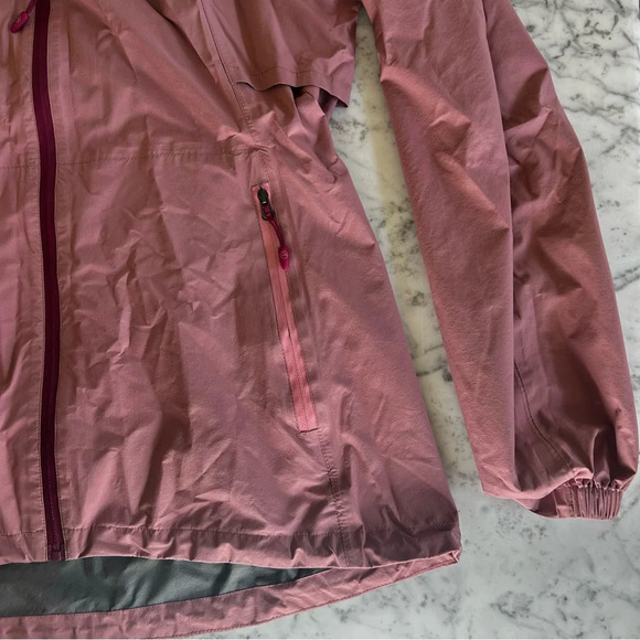Women’s la sportiva running rain jacket in pink | size medium - Picture 9 of 10
